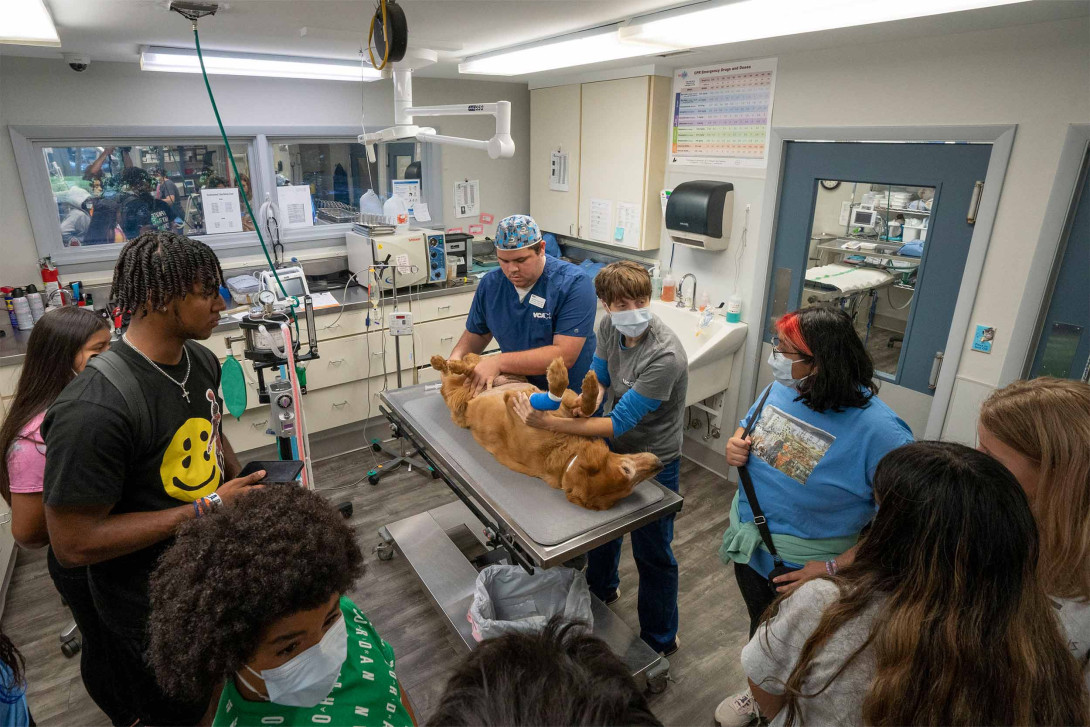 og_newsvirginiaedu_content_doctor-astronomer-actor-uva-shows-local-students-how-reach-their-dreams.jpg